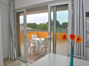 Flat with luminous terrace close to the sea